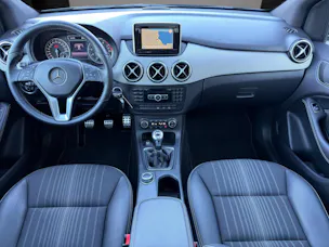MERCEDES-BENZ B 200