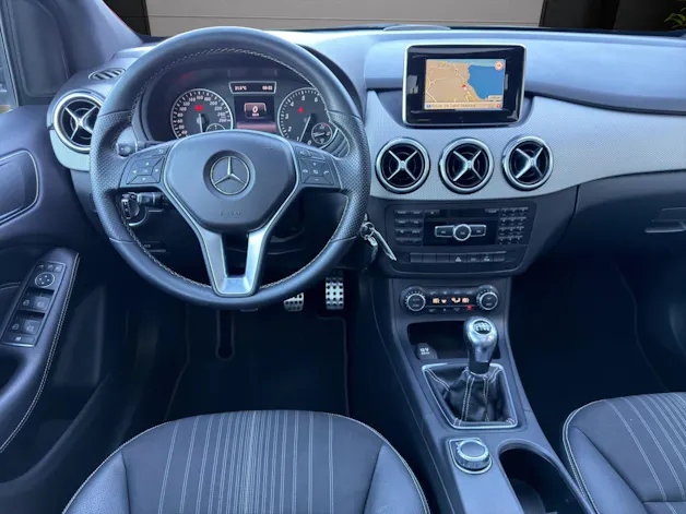 MERCEDES-BENZ B 200
