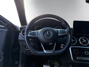MERCEDES-BENZ A 250 AMG Line 4Matic