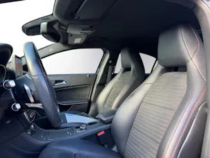 MERCEDES-BENZ A 250 AMG Line 4Matic