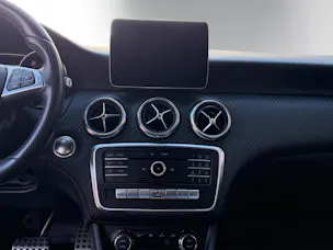 MERCEDES-BENZ A 250 AMG Line 4Matic