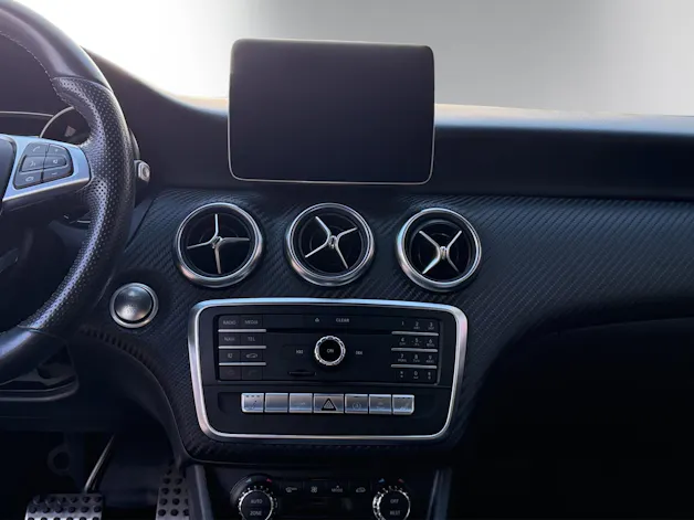 MERCEDES-BENZ A 250 AMG Line 4Matic