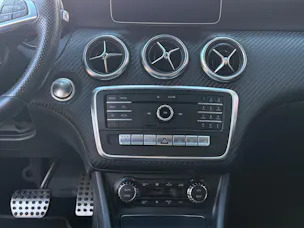 MERCEDES-BENZ A 250 AMG Line 4Matic
