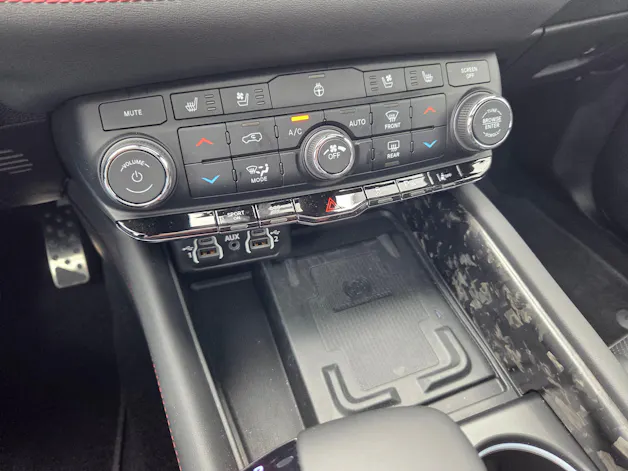 DODGE Durango 5.7 4x4 R/T 365PS / 7-Plätzer 3500kg Anhängelast / GRAIL-Sportauspuff