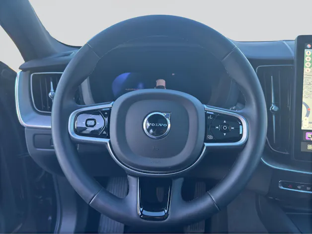 VOLVO XC60 B5 Benzin Mild Hybrid AWD Plus Black Edition