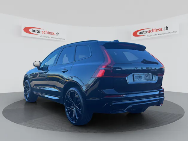 VOLVO XC60 B5 Benzin Mild Hybrid AWD Plus Black Edition