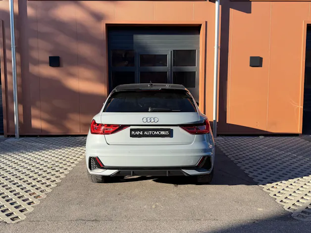 AUDI A1 Sportback 30 TFSI S Line "*CH Auto * Service gratuit * Tempomat Adaptatif * Volant Plat * Pack S-Line Complet *"