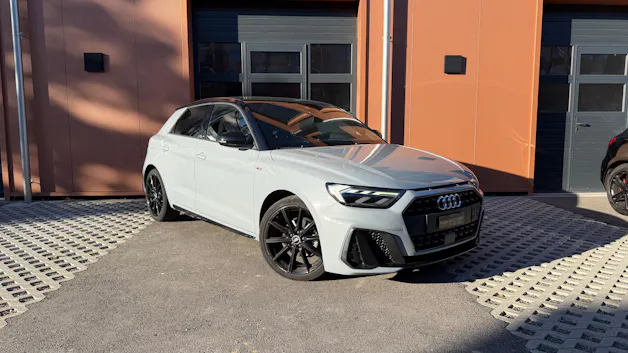 AUDI A1 Sportback 30 TFSI S Line "*CH Auto * Service gratuit * Tempomat Adaptatif * Volant Plat * Pack S-Line Complet *"
