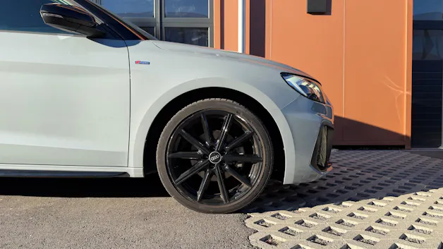 AUDI A1 Sportback 30 TFSI S Line "*CH Auto * Service gratuit * Tempomat Adaptatif * Volant Plat * Pack S-Line Complet *"