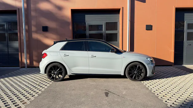 AUDI A1 Sportback 30 TFSI S Line "*CH Auto * Service gratuit * Tempomat Adaptatif * Volant Plat * Pack S-Line Complet *"