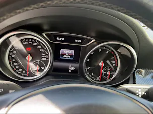 MERCEDES-BENZ GLA 250 Swiss Star 4Matic 7G-DCT