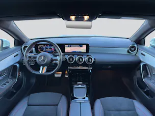 MERCEDES-BENZ A 180 7G-DCT AMG Line