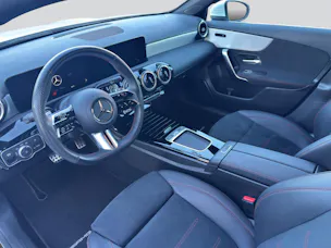 MERCEDES-BENZ A 180 7G-DCT AMG Line