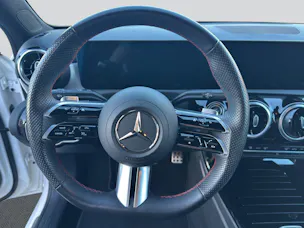 MERCEDES-BENZ A 180 7G-DCT AMG Line