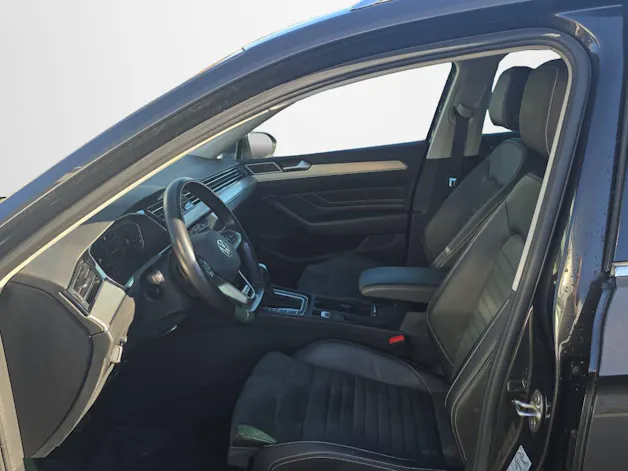 VW Passat Variant 2.0 TDI 200 75th Edition DSG 4m