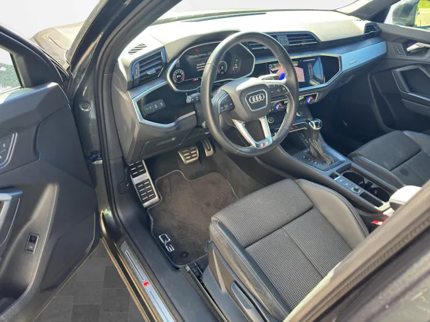 AUDI Q3 40 TFSI S line quattro S-tronic