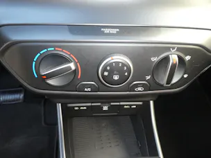 HYUNDAI i20 1.0 T-GDi Amplia DCT