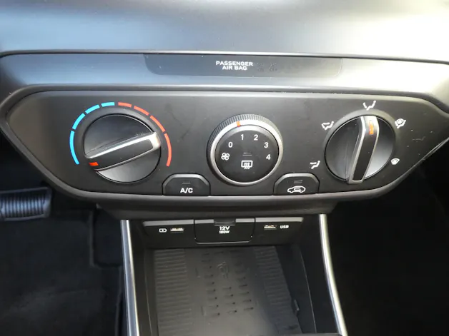 HYUNDAI i20 1.0 T-GDi Amplia DCT