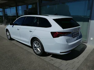 SKODA Octavia Combi 1.5 TSI Selection DSG