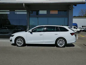 SKODA Octavia Combi 1.5 TSI Selection DSG