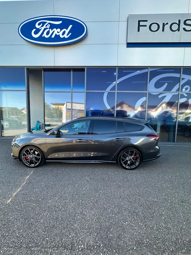 FORD Focus Station Wagon 2.3 EcoB ST X