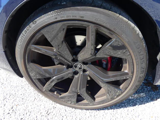 AUDI RSQ8 quattro tiptronic