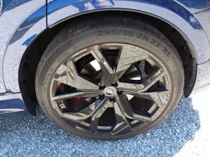 AUDI RSQ8 quattro tiptronic