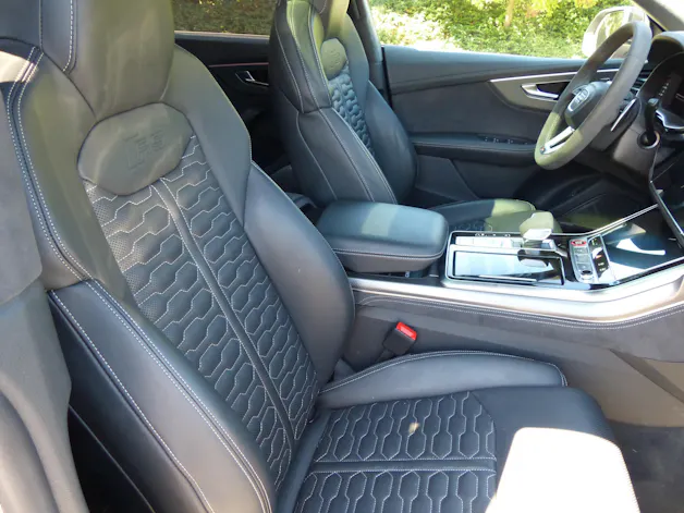 AUDI RSQ8 quattro tiptronic