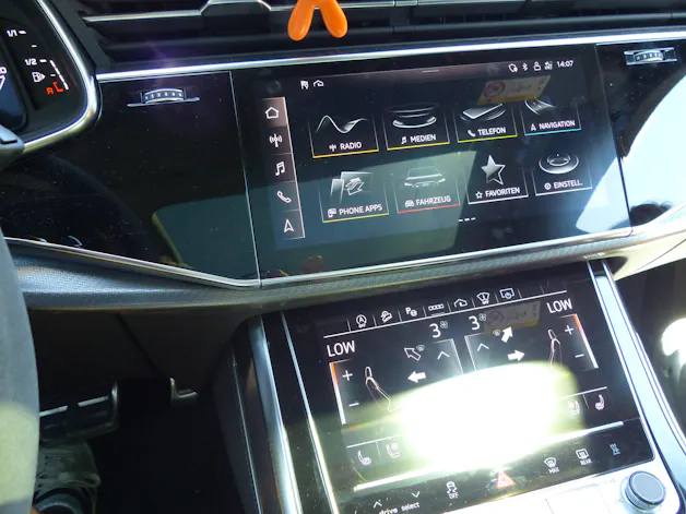 AUDI RSQ8 quattro tiptronic