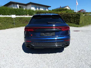AUDI RSQ8 quattro tiptronic