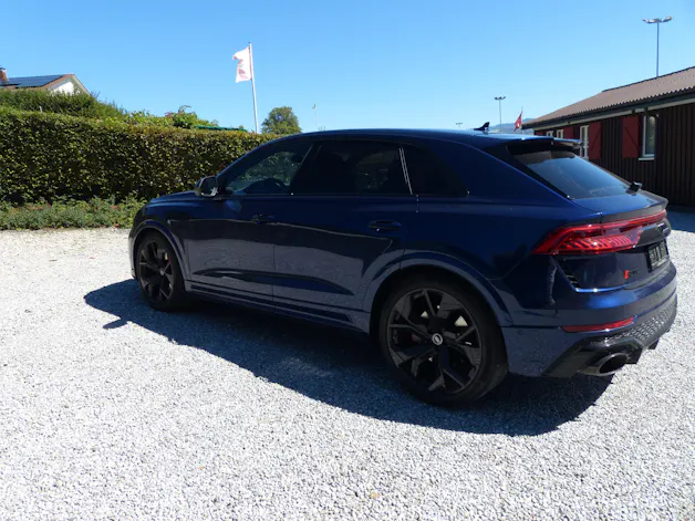 AUDI RSQ8 quattro tiptronic