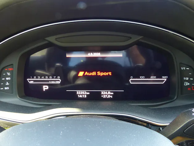 AUDI RSQ8 quattro tiptronic