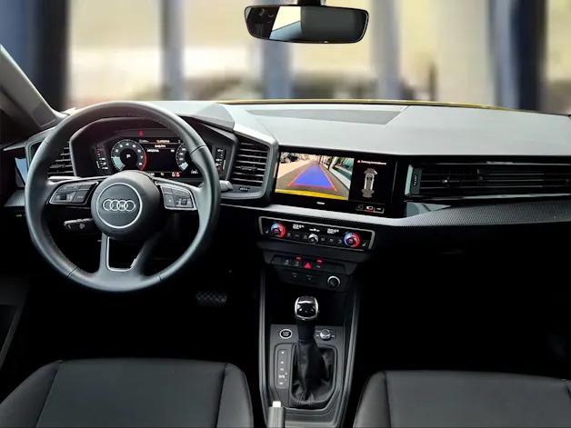 AUDI A1 Sportback 30 TFSI Attraction S-tronic Pythongelb Metallic