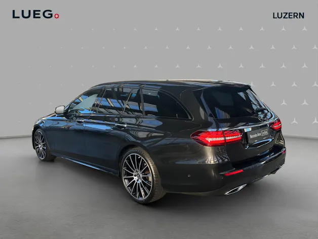 MERCEDES-BENZ E 220 d T 4Matic AMG Line 9G-Tronic