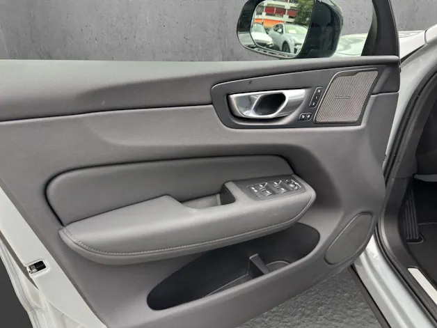 VOLVO XC60 2.0 T8 TE Black Edition eAWD