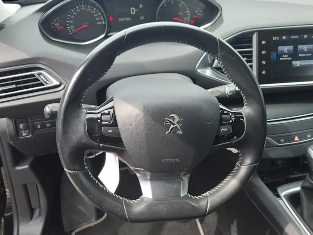 PEUGEOT 308 1.6 BlueHDi Style