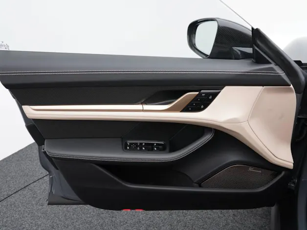 PORSCHE Taycan Turbo Cross Turismo