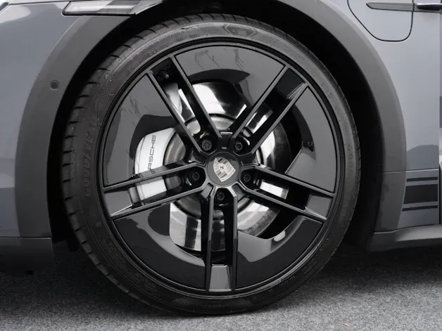 PORSCHE Taycan Turbo Cross Turismo