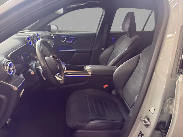 MERCEDES-BENZ GLC 200 4M - AMG / 360 Grad Kamera / DISTRONIC / AHK