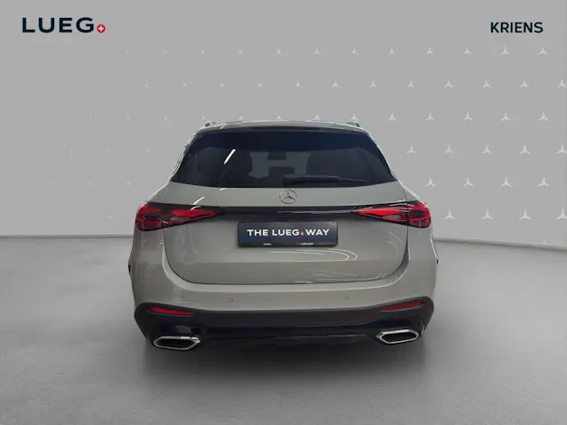MERCEDES-BENZ GLC 200 4M - AMG / 360 Grad Kamera / DISTRONIC / AHK