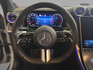 MERCEDES-BENZ GLC 200 4M - AMG / 360 Grad Kamera / DISTRONIC / AHK