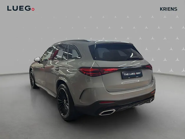 MERCEDES-BENZ GLC 200 4M - AMG / 360 Grad Kamera / DISTRONIC / AHK