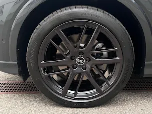 AUDI Q4 e-tron SUV quattro performance