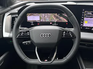 AUDI Q4 e-tron SUV quattro performance