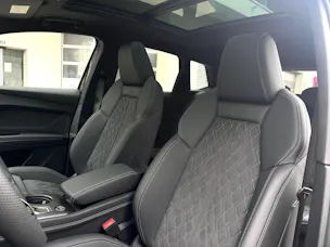 AUDI Q4 e-tron SUV quattro performance