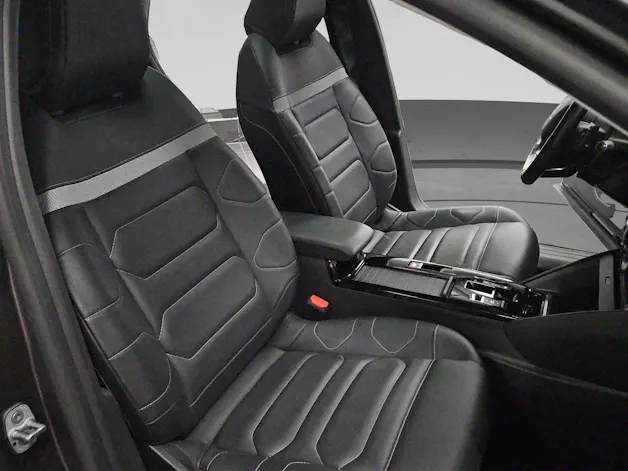 CITROEN C4 1.2 Pure Tech Shine EAT8