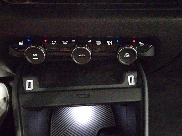 CITROEN C4 1.2 Pure Tech Shine EAT8