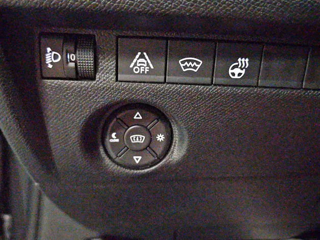 CITROEN C4 1.2 Pure Tech Shine EAT8