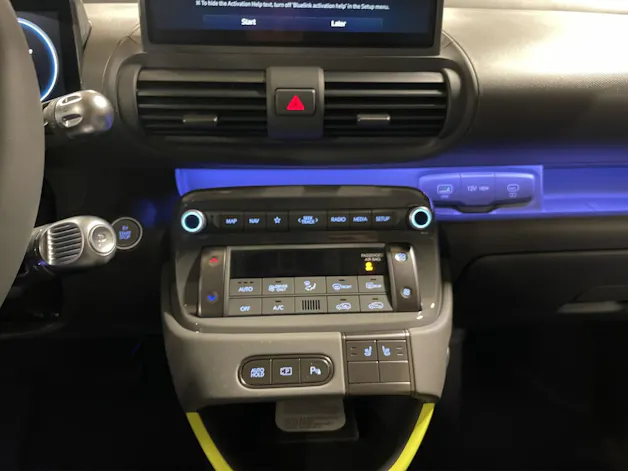 HYUNDAI Inster 49kWh Vertex Cross