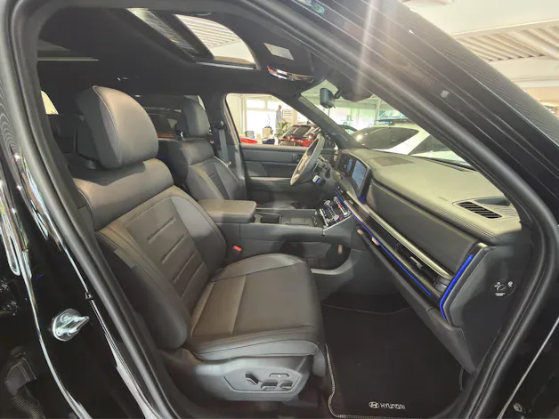 HYUNDAI Santa Fe 1.6 T-GDi HEV Calligraphy Swiss Ed. 4WD Automatic